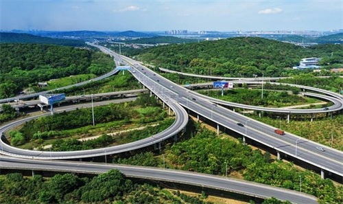 双流钢筋套筒应用于高速公路